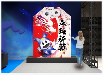 ２m超「平和祈願 巨大お守り」登場！